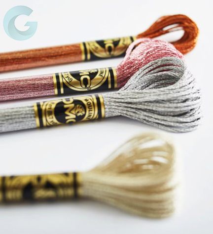 MADEJA MOULINE LAME 317W (CAJA 6 MADEJAS)