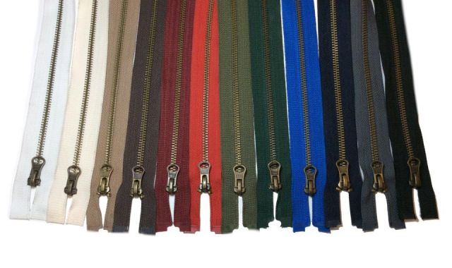 CREMALLERA METALICA CON SEPARADOR Nº5 2827*60